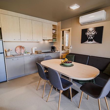 Deluxe Lake View Mobile Homes With Thermal Riviera Tickets Catez ob Savi Exterior foto
